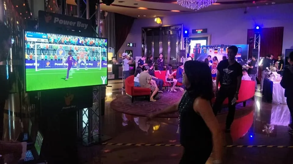 เกมเชียร์ฟุตบอลโลกรอบชิง กับเพาเวอร์บาย ที่เอสพลานาด รัชดา