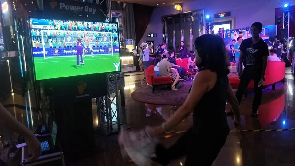 เกมเชียร์ฟุตบอลโลกรอบชิง กับเพาเวอร์บาย ที่เอสพลานาด รัชดา ภาพที่ 4