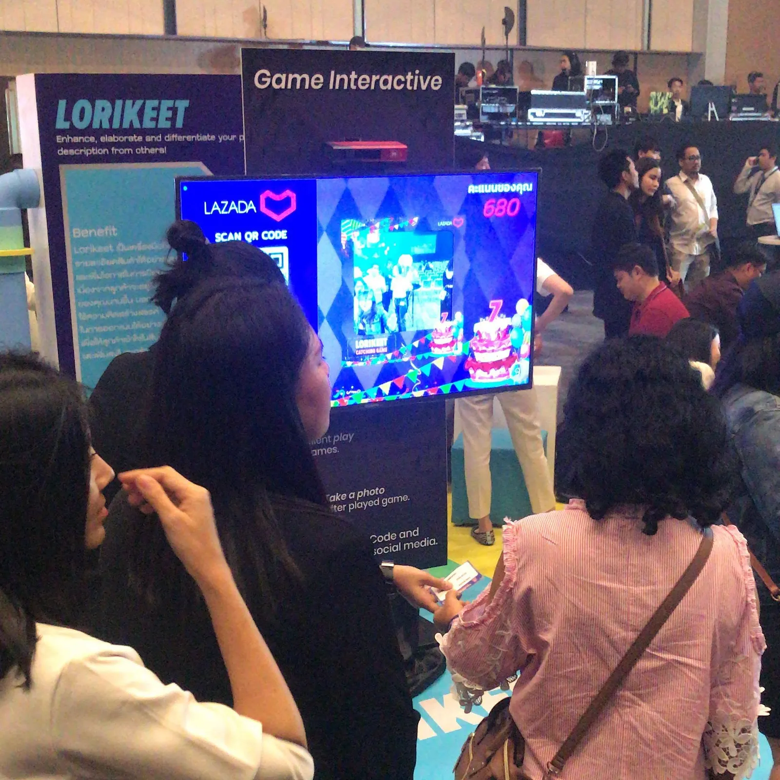 เกมอินเทอร์แอคทีฟในงาน LAZADA 7th ที่ไบเทค บางนา