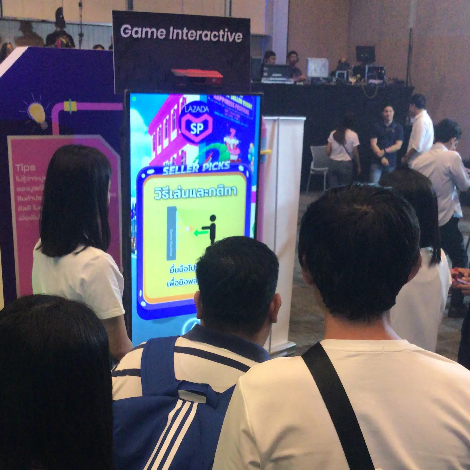 เกมอินเทอร์แอคทีฟในงาน LAZADA 7th ที่ไบเทค บางนา ภาพที่ 2