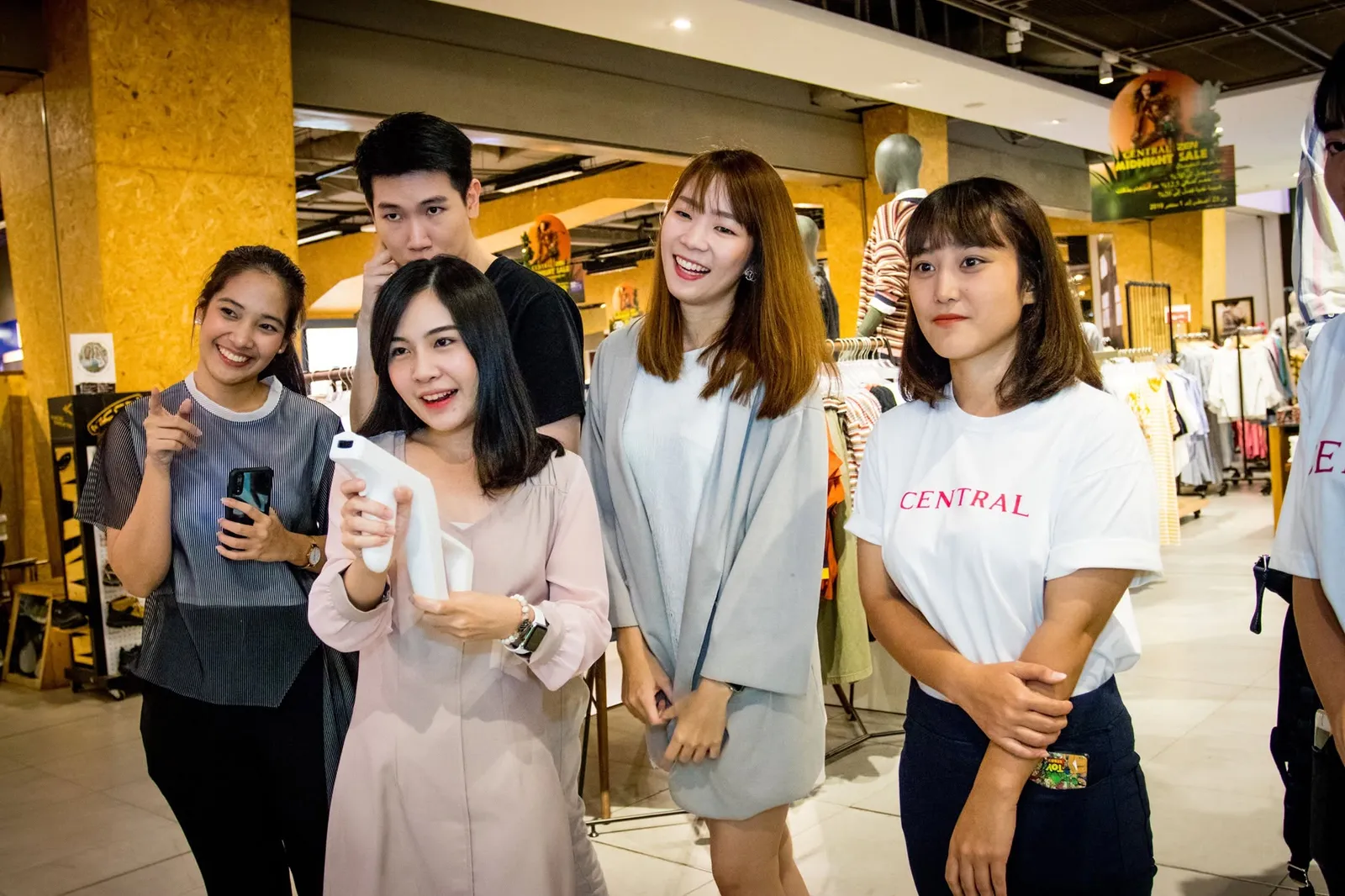 เกมยิงปืนด้วยจอยปืน งาน Central | ZEN Midnight Sale 5 สาขา ภาพที่ 14